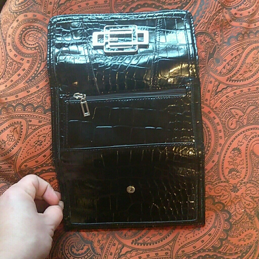Guess Wallet - Picture 4 of 5